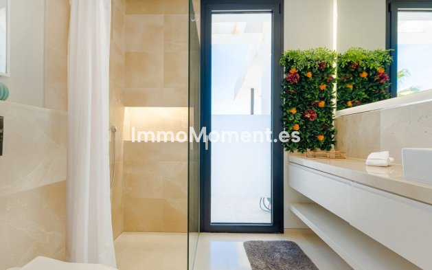 Resale - Villa - Marbella - Nueva Andalucía