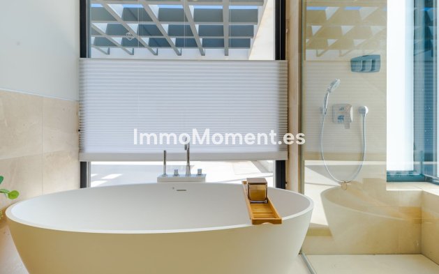 Resale - Villa - Marbella - Nueva Andalucía