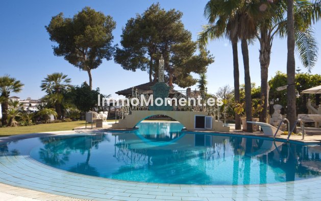 Revente - Villa - Marbella - Puerto Banús