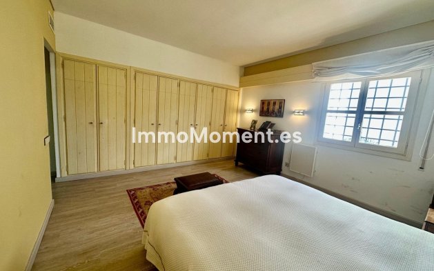 Resale - Apartment - Marbella - Puerto Banús