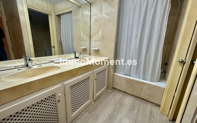 Resale - Apartment - Marbella - Puerto Banús