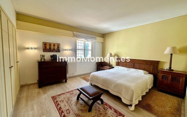 Resale - Apartment - Marbella - Puerto Banús