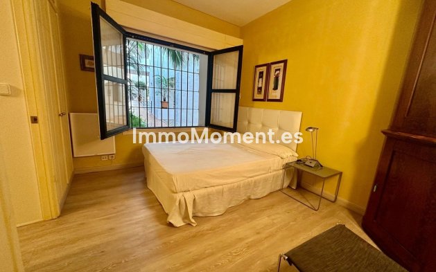 Resale - Apartment - Marbella - Puerto Banús