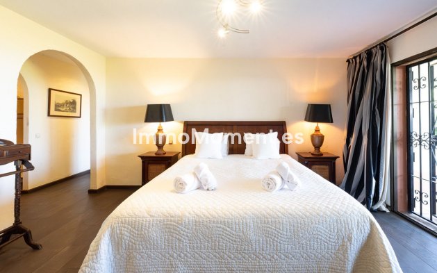 Resale - Villa - Marbella - El Rosario