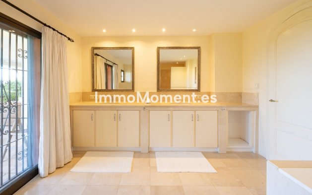 Resale - Villa - Marbella - El Rosario