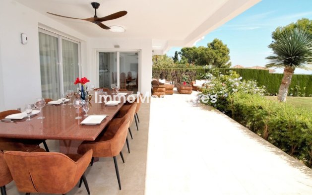 Resale - Villa - El Paraiso - New Golden Mile