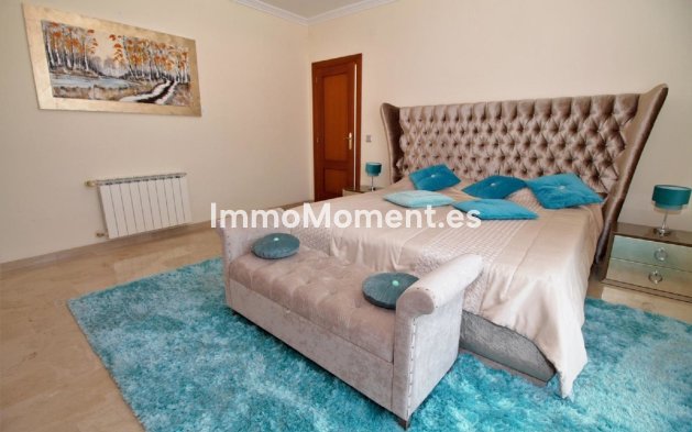 Resale - Villa - El Paraiso - New Golden Mile