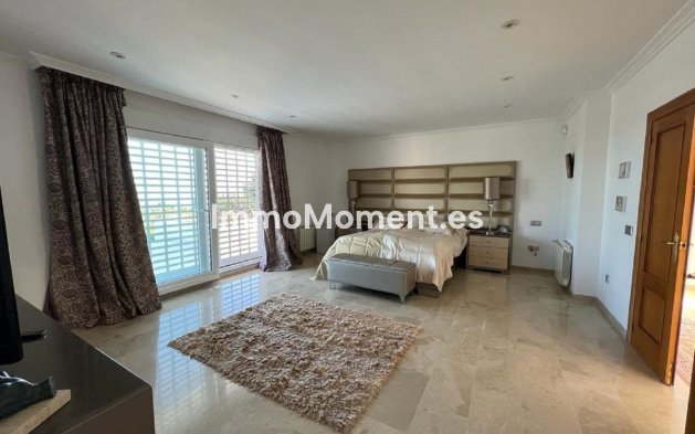 Resale - Villa - El Paraiso - New Golden Mile