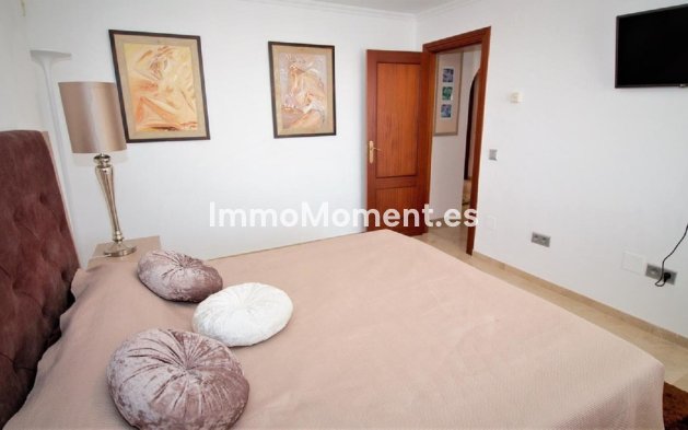 Resale - Villa - El Paraiso - New Golden Mile