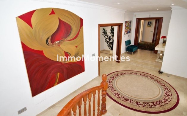 Resale - Villa - El Paraiso - New Golden Mile
