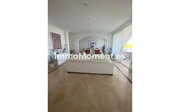 Resale - Villa - El Paraiso - New Golden Mile
