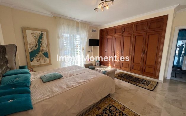 Resale - Villa - El Paraiso - New Golden Mile