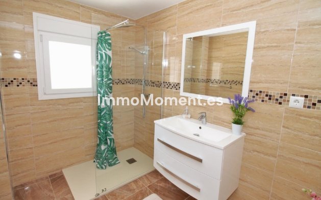 Resale - Villa - El Paraiso - New Golden Mile
