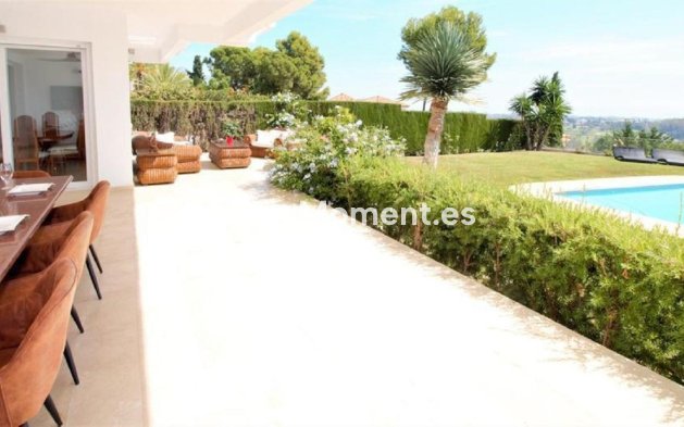 Resale - Villa - El Paraiso - New Golden Mile