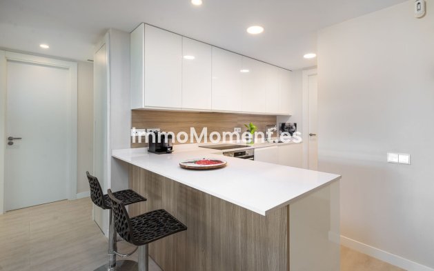 Resale - Apartment - Estepona - Selwo