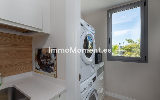 Resale - Apartment - Estepona - Selwo