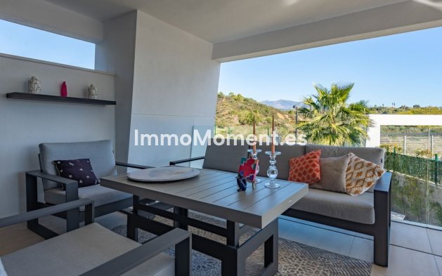 Resale - Apartment - Estepona - Selwo