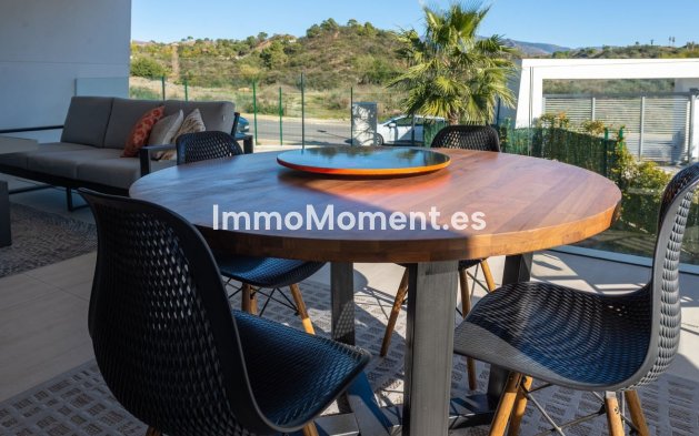 Resale - Apartment - Estepona - Selwo