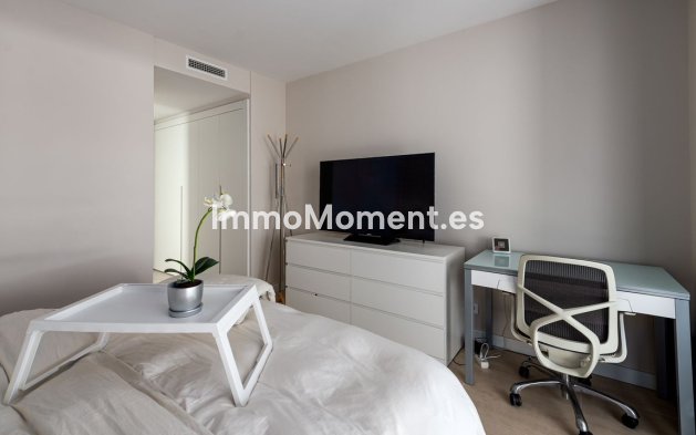 Resale - Apartment - Estepona - Selwo