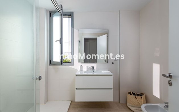 Resale - Apartment - Estepona - Selwo