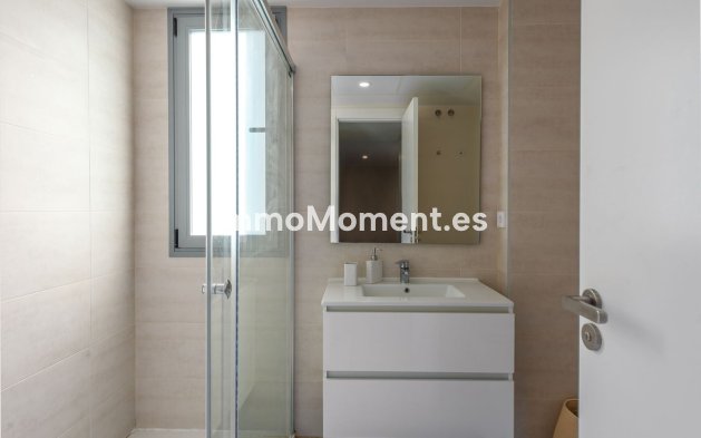 Resale - Apartment - Estepona - Selwo