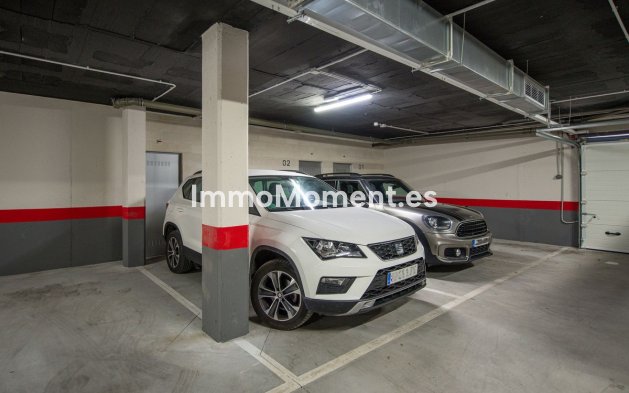 Resale - Apartment - Estepona - Selwo