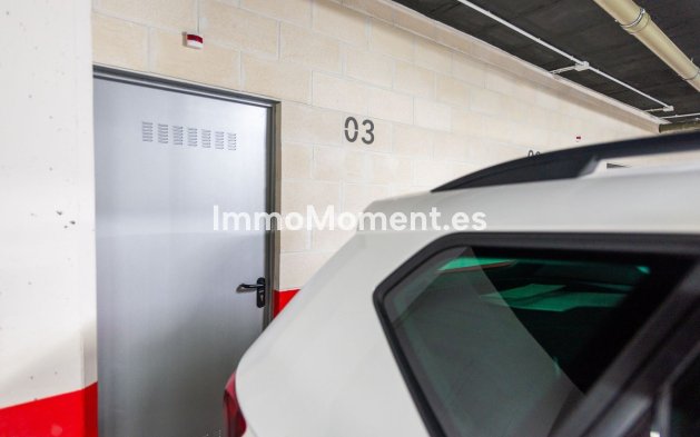 Resale - Apartment - Estepona - Selwo