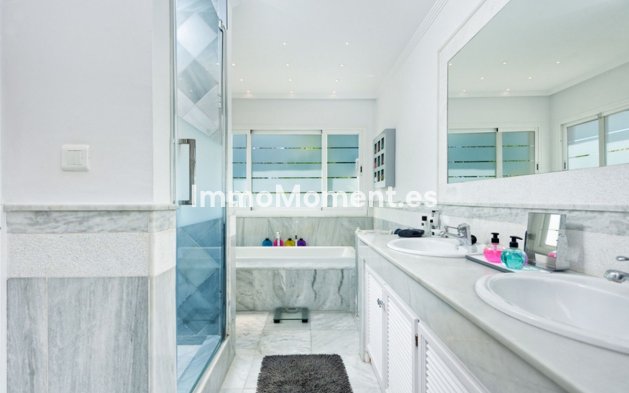 Wiederverkauf - Freistehende Villa - Marbella - Guadalmina Baja