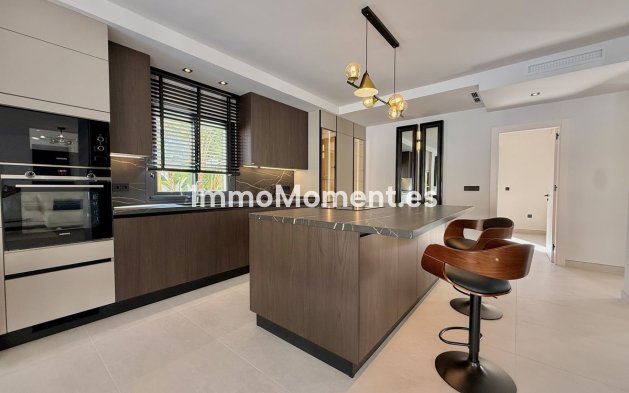 Revente - Villa - Marbella - Nueva Andalucía