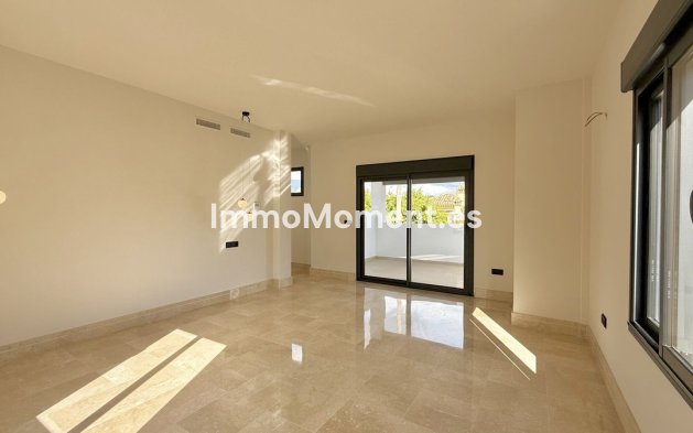 Revente - Villa - Marbella - Nueva Andalucía