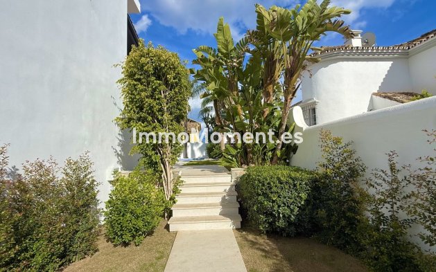 Revente - Villa - Marbella - Nueva Andalucía