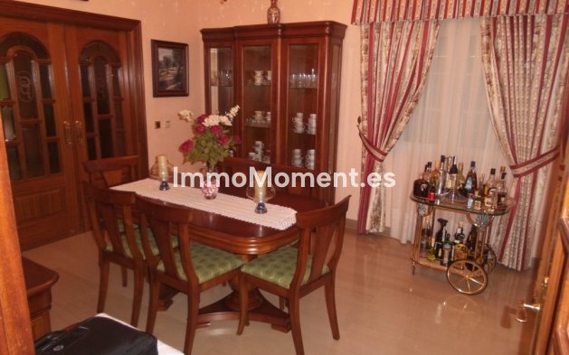 Wiederverkauf - Villa -   Inländisch - Alhaurín de la Torre