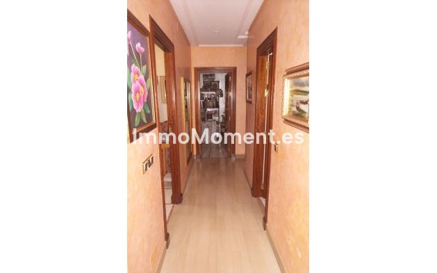 Wiederverkauf - Villa -   Inländisch - Alhaurín de la Torre