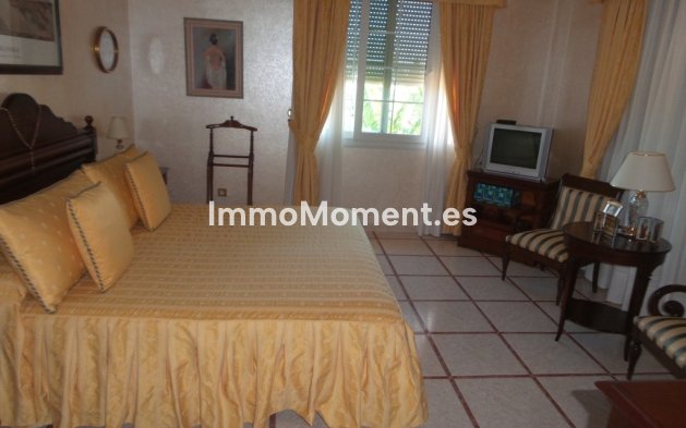 Wiederverkauf - Villa -   Inländisch - Alhaurín de la Torre