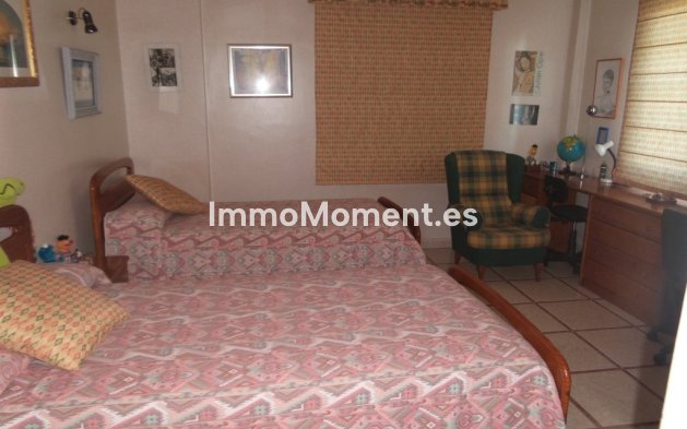 Wiederverkauf - Villa -   Inländisch - Alhaurín de la Torre