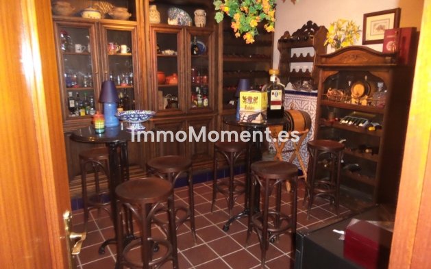 Wiederverkauf - Villa -   Inländisch - Alhaurín de la Torre