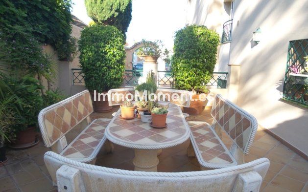 Wiederverkauf - Villa -   Inländisch - Alhaurín de la Torre