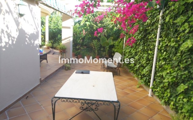 Wiederverkauf - Villa -   Inländisch - Alhaurín de la Torre