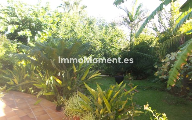 Wiederverkauf - Villa -   Inländisch - Alhaurín de la Torre