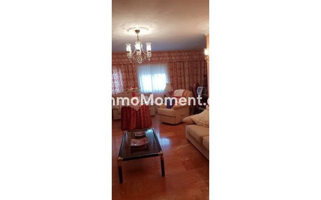 Wiederverkauf - Villa -   Inländisch - Alhaurín de la Torre