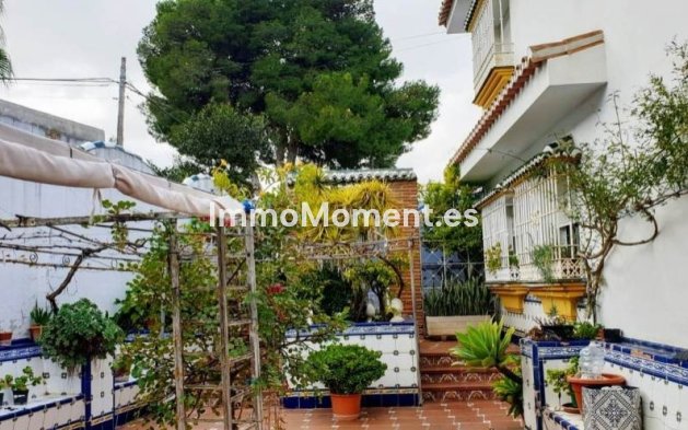 Wiederverkauf - Villa -   Inländisch - Alhaurín de la Torre