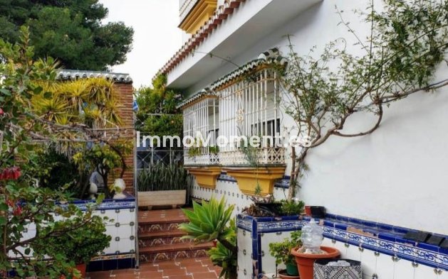 Wiederverkauf - Villa -   Inländisch - Alhaurín de la Torre