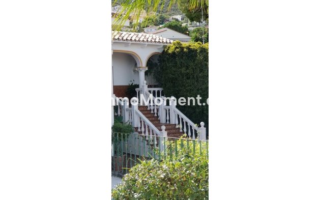Wiederverkauf - Villa -   Inländisch - Alhaurín de la Torre