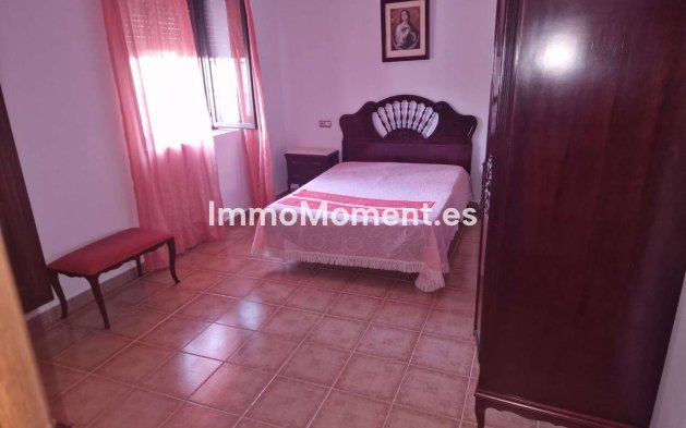 Wiederverkauf - Villa -   Inländisch - Alora