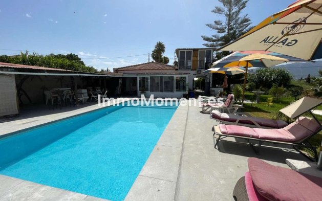 Bestaande woning - Villa - Binnenland  - Alhaurín el Grande Centro