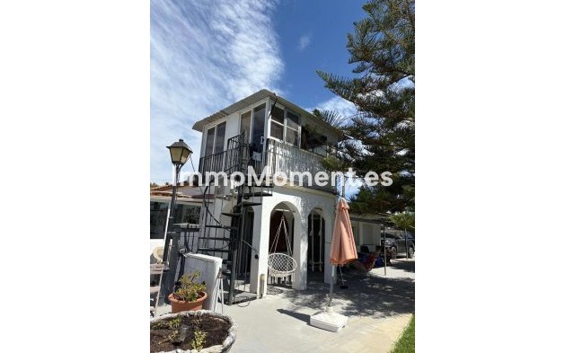 Bestaande woning - Villa - Binnenland  - Alhaurín el Grande Centro