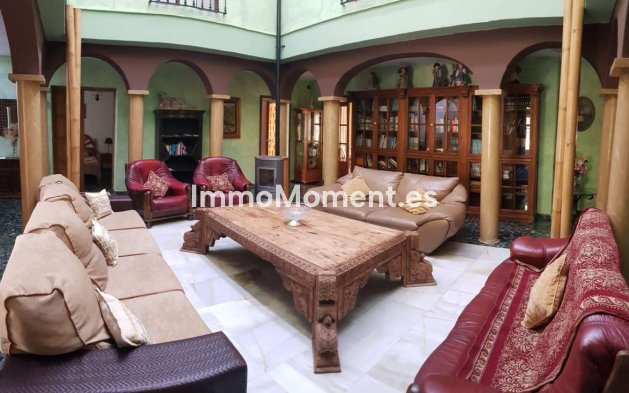 Wiederverkauf - Villa -   Inländisch - Alhaurín de la Torre