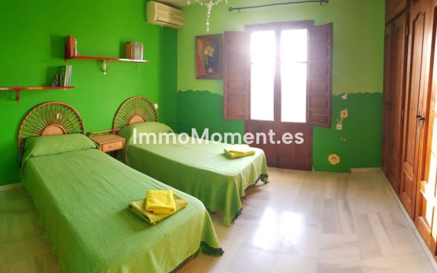 Wiederverkauf - Villa -   Inländisch - Alhaurín de la Torre