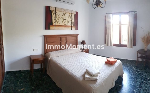 Wiederverkauf - Villa -   Inländisch - Alhaurín de la Torre