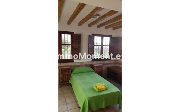 Wiederverkauf - Villa -   Inländisch - Alhaurín de la Torre